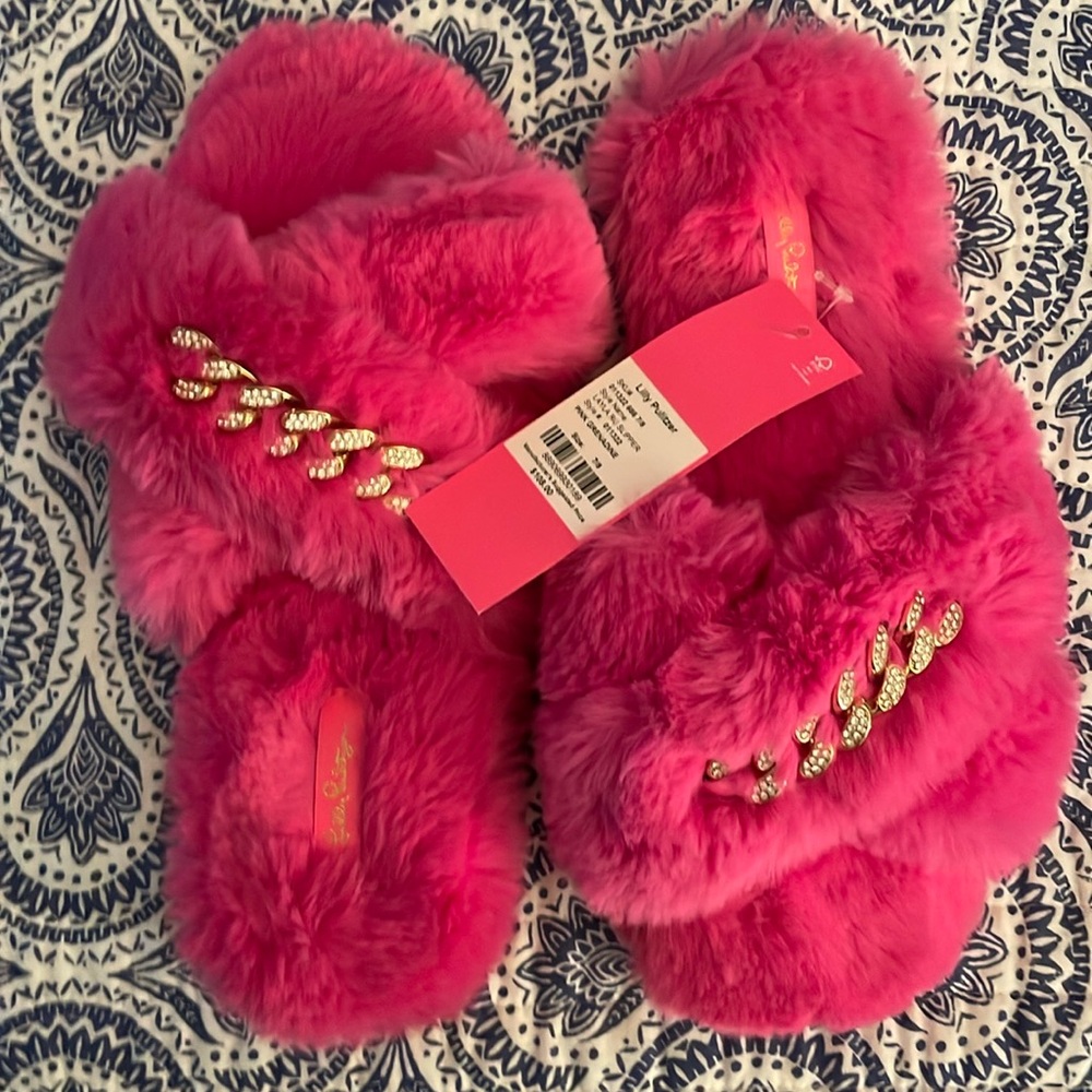 NWT Lilly Pulitzer Pink soft fuzzy slippers Layla Ru size 7/8